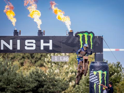 Jeren maaliintulo. Kuva MXGP.