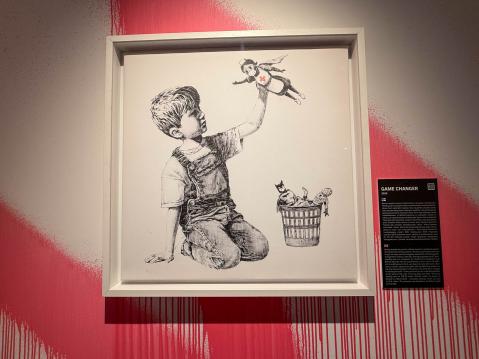 Game Changer. Banksy lahjoitti teoksen Southamptonin sairaalalle osittaakseen kiitollisuuttaan terveydenhuollon henkilökunnalle koronapandemian aikana 2020. Teos myytiin 2021 Christie'sin huutokaupassa 2021 16,75 miljoonalla punnalla (19,45 miljoonaa euroa). Tuotto lahjoitettiin Yhdistyneen kuningaskunnan julkiselle terveydenhuoltojärjestelmälle NHS:lle.