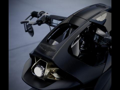 Aston Martinin ja Brough Superiorin AMB 002 Roadster.