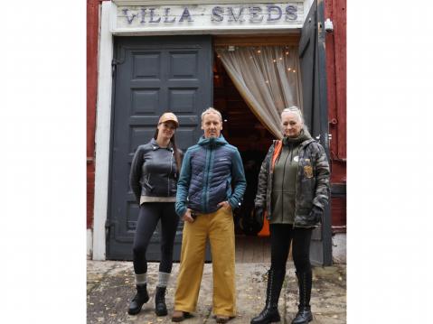 Wanhan Pehtoorin Jenni Seppälä-Sahravuo ja Seija Paakkola-Kuusinen yhdistivät voimansa Smedsin tilan Jani Hurmerinnan kanssa.