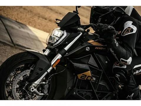 Zero SR/F 20-vuotiserikoismalli.