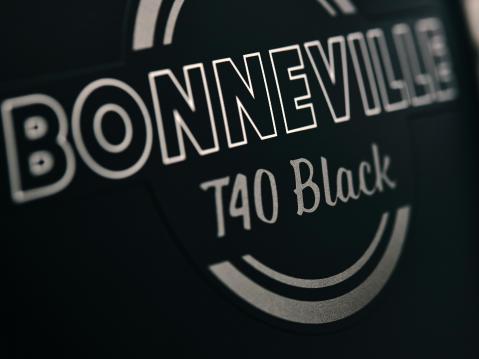 Triumph Bonneville T40 Black.
