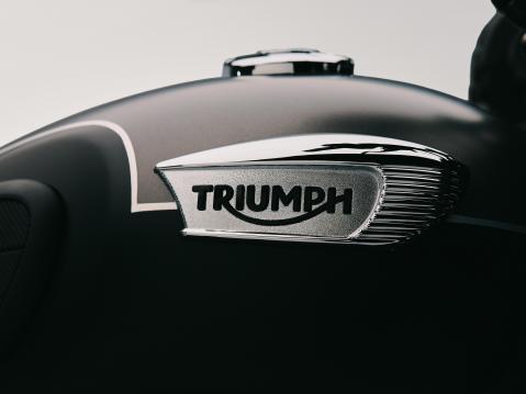 Triumph Bonneville T40 Black.
