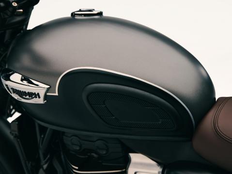 Triumph Bonneville T40 Black.