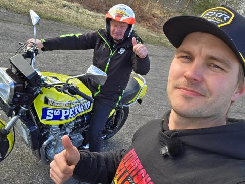 Vasemmalta stunt-legenda Arto 'Artsi' Nyqvist ja oikealla hyppylegenda Sebastian 'Sebu' Westberg.