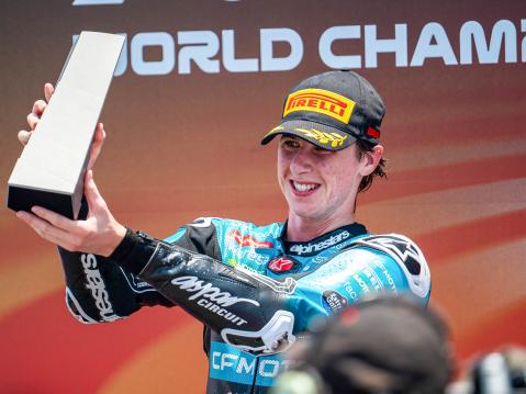 Maximo Quiles varmisti jo nyt Moto3-luokan kokonaisvoiton ja sitä juhlittiin näyttävästi heti kilpailun jälkeen.
