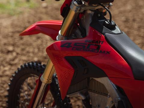 Ducati Desmo450 MX.