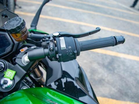 Kawasaki Ninja 1100SX SE. Kuva Antti Tuomela.