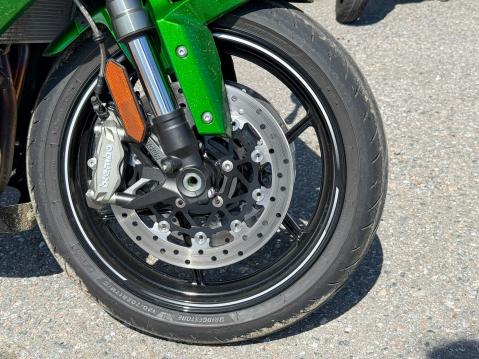 Kawasaki Ninja 1100SX SE ja Brembon jarrut.