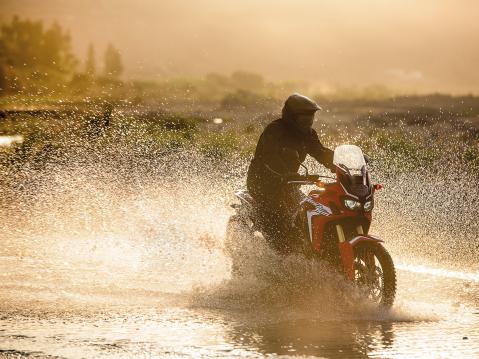 Vuosimallin 2016 Honda CRF1000L Africa Twin.