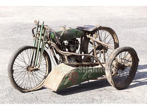 Harvinaisuus. 1927 Harley-Davidsonin sivuvaunullinen FHA 8 valve -tehdaskilpuri.