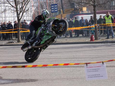 Stunt Freaks Team vauhdissa Kuopion MP-näyttelyssä 2016.