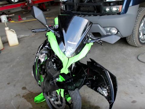 Kawasaki Ninja 300 tapahtuneen jäljiltä.