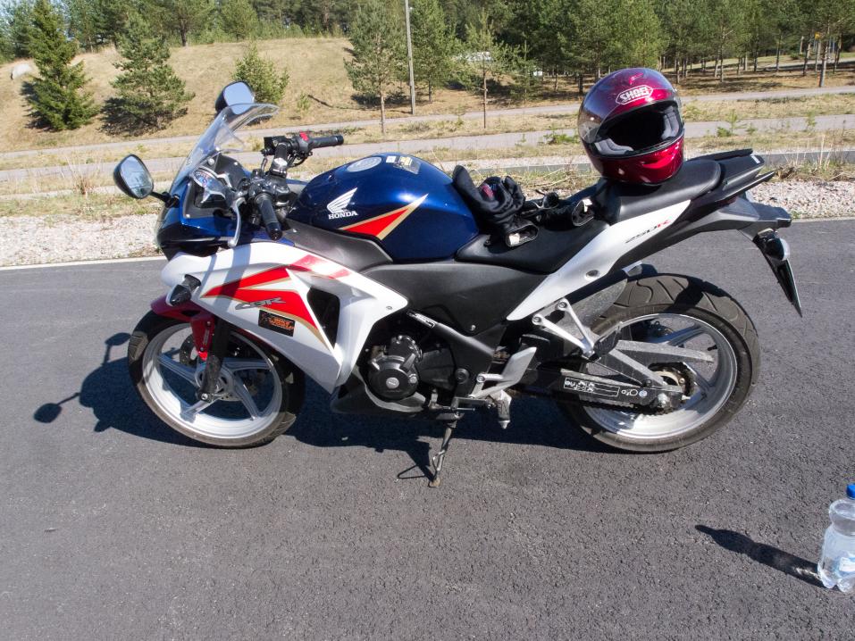 Ajoharjoittelussa käyttämäni Honda CBR250R