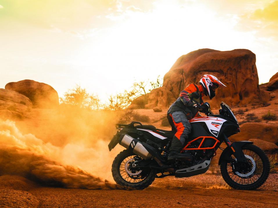 Maailman nopein maastokameli KTM 1290 Super Adventure R.