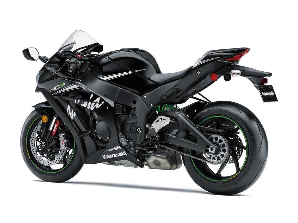 Kawasaki ZX-10RR. Tehoa 200 hv ja Ram Airilla 210 hv.