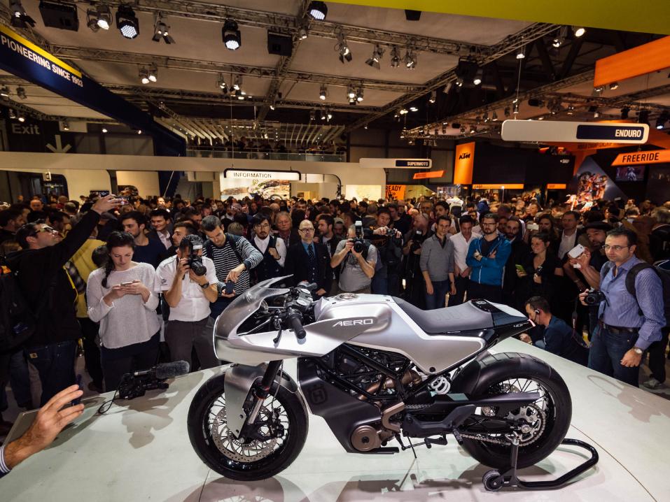 Husqvarna Vitpilen 401 Aero -konsepti Milanon messuilla.