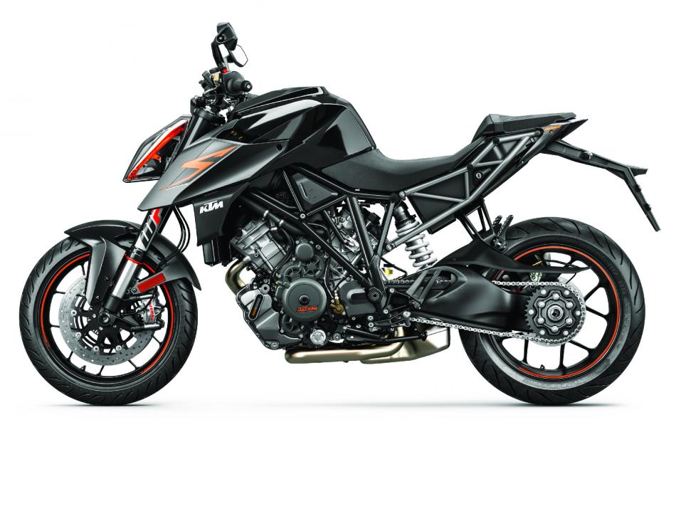 KTM Super Duke 1290 R vuosimallia 2017.