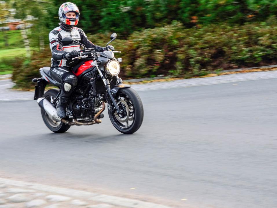 Suzuki SV650 vuosimallia 2016. Kuva: Kari Hanski.