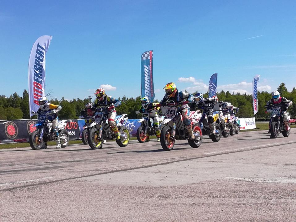 Supermoton kauden kolmas SM-osakilpailu ajettiin tänään lauantaina Virossa Hämeen Moottorikerhon järjestämänä. Kuva: Aki Laakkonen