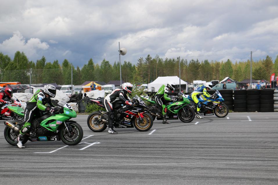 Superstock600:n lähtö.