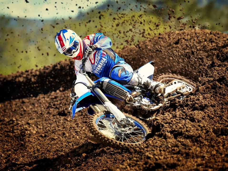 Yamaha YZ450F vuosimallia 2018.