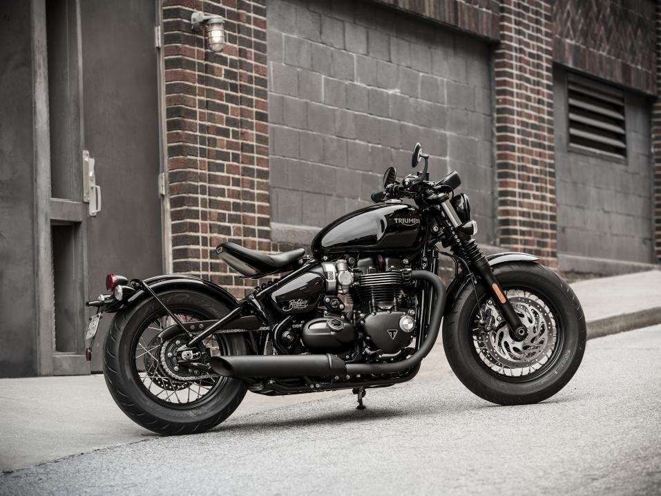 Triumph Bonneville Bobber Black vuosimallia 2018.