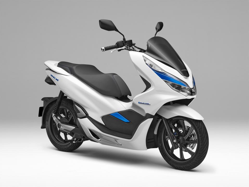 Honda PCX Electric on vaihdettavin akuin varustettu sähköskootteri. Mallista on ollut rajoitetuilla markkinoilla Japanissa myynnissä myös hybridiversio.