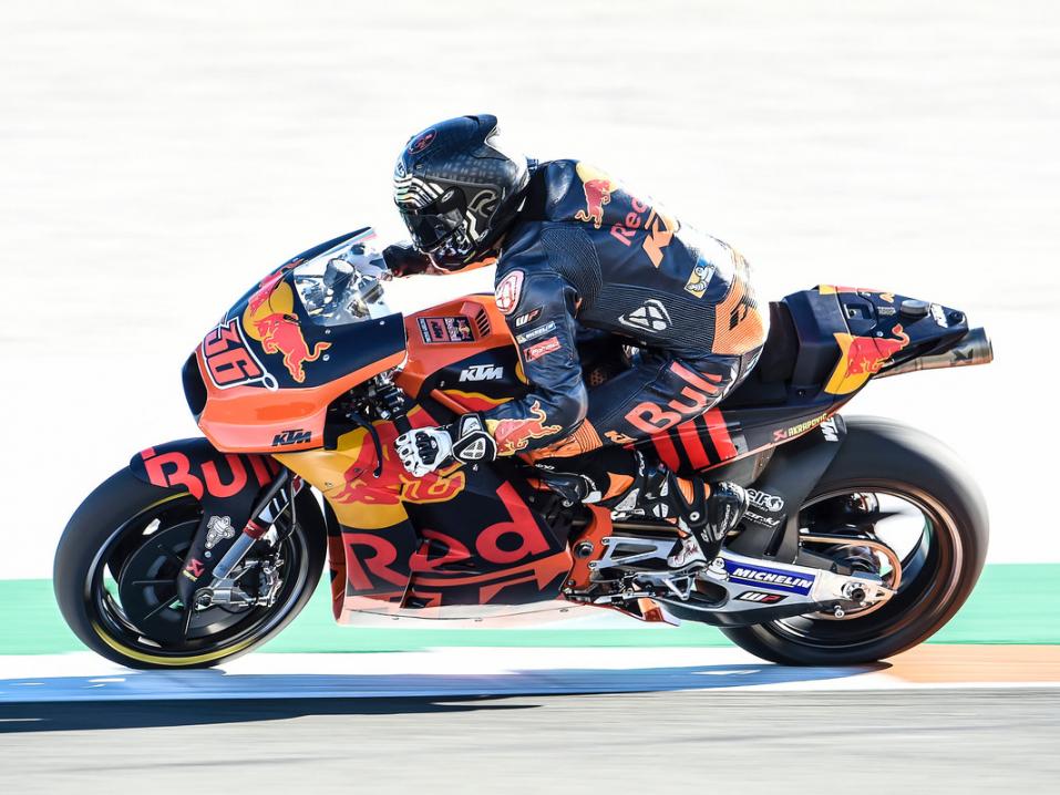 <p>Mika Kallio tuskasteli perjantaina erityisesti takarenkaan pidon kanssa. Kuva: KTM / Gold and Goose</p>