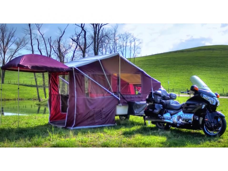 Bunkhouse Camper Trailer käytössä.