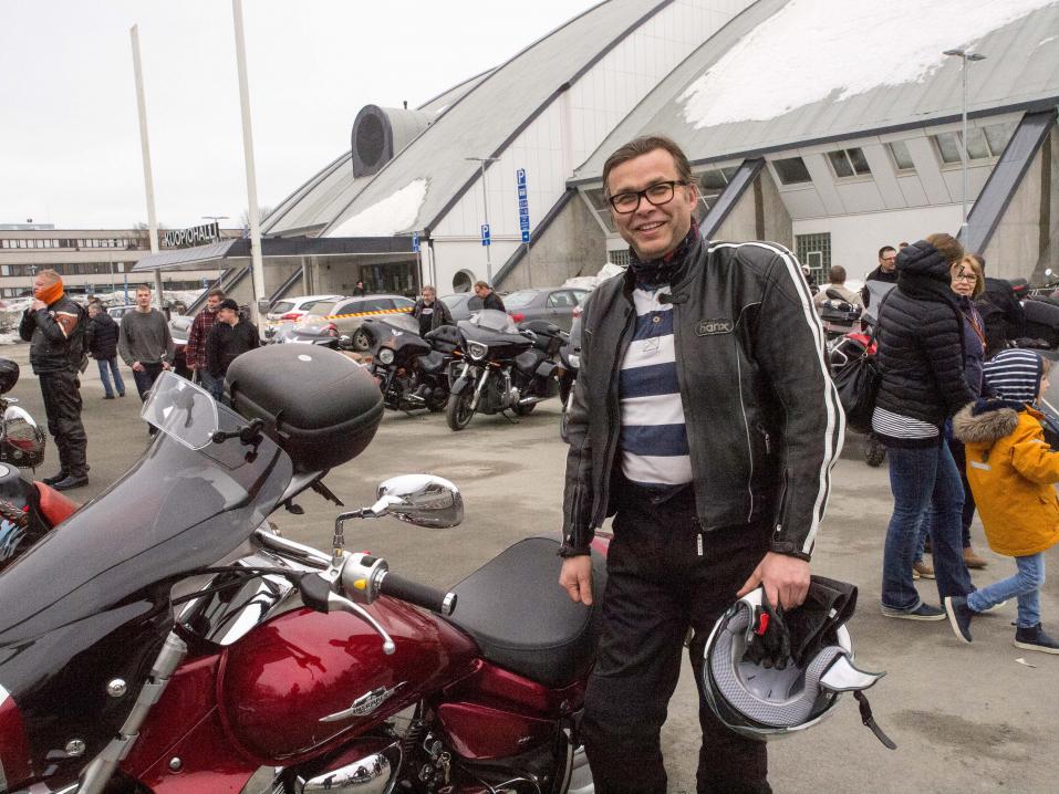 Markku Tissari tuli Kuopion MP-messuille uudella Suzuki Intruder M1800R:llä.