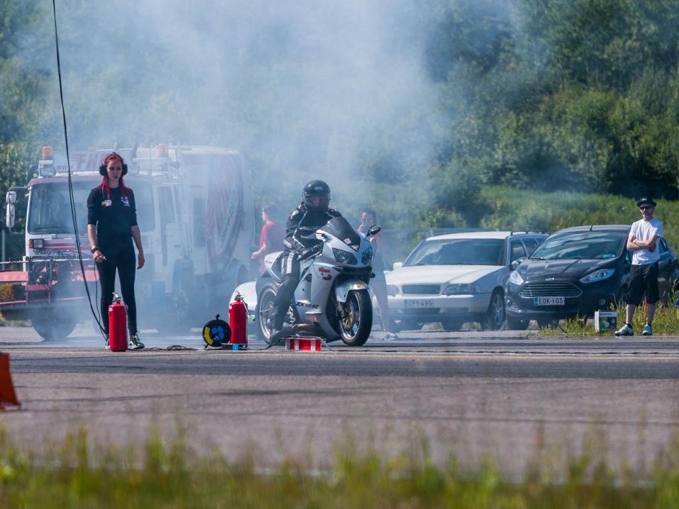 Malmi Street Drags -tapahtuma 2.6. Kuva Antti-Jukka Tuomela.