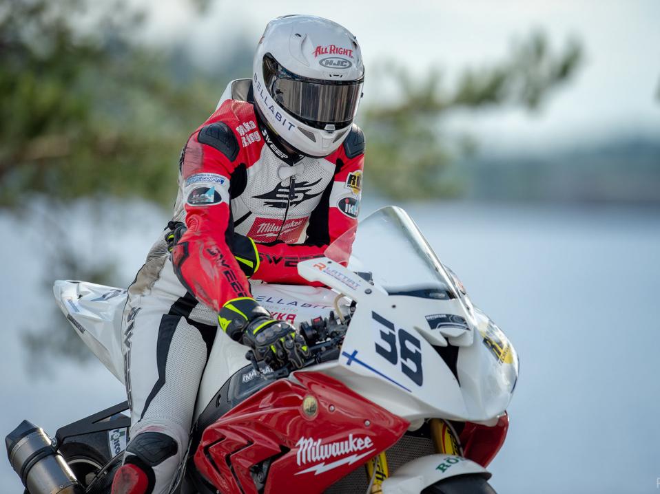 Imatranajon jälkeen Erno Kostamo on toisena IRRC Superbike -sarjan pisteissä.  Kuva: Pekka Varis