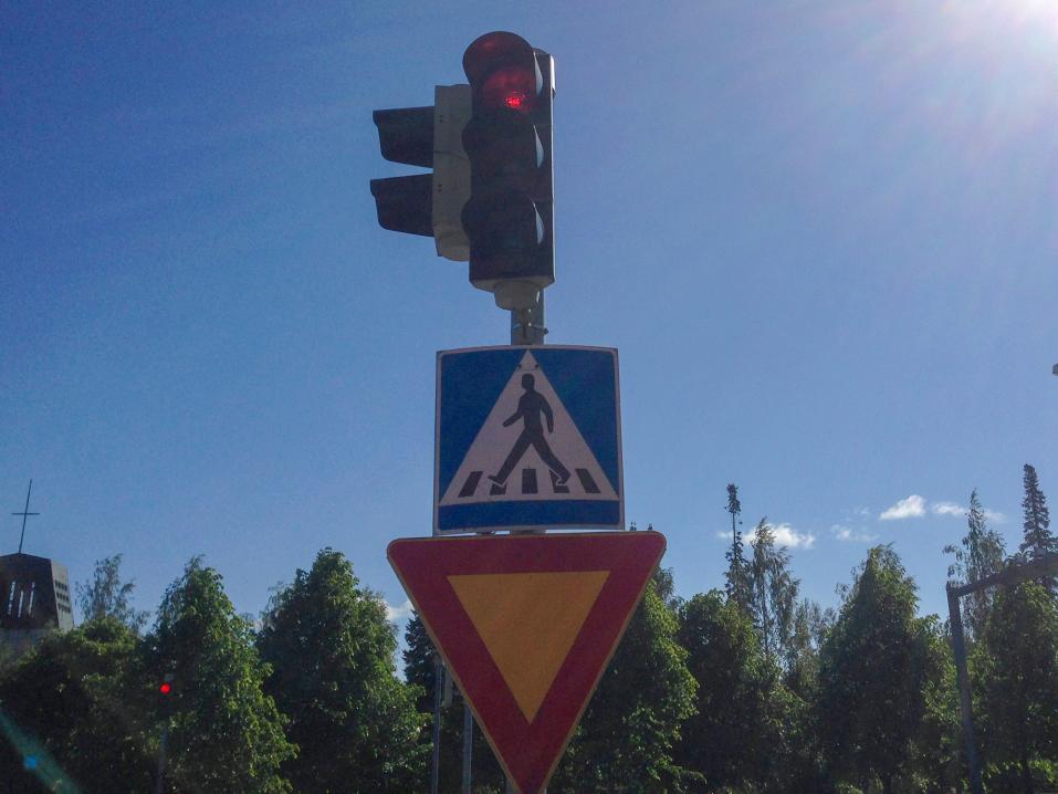 Punainen liikennevalo Suomesta. 