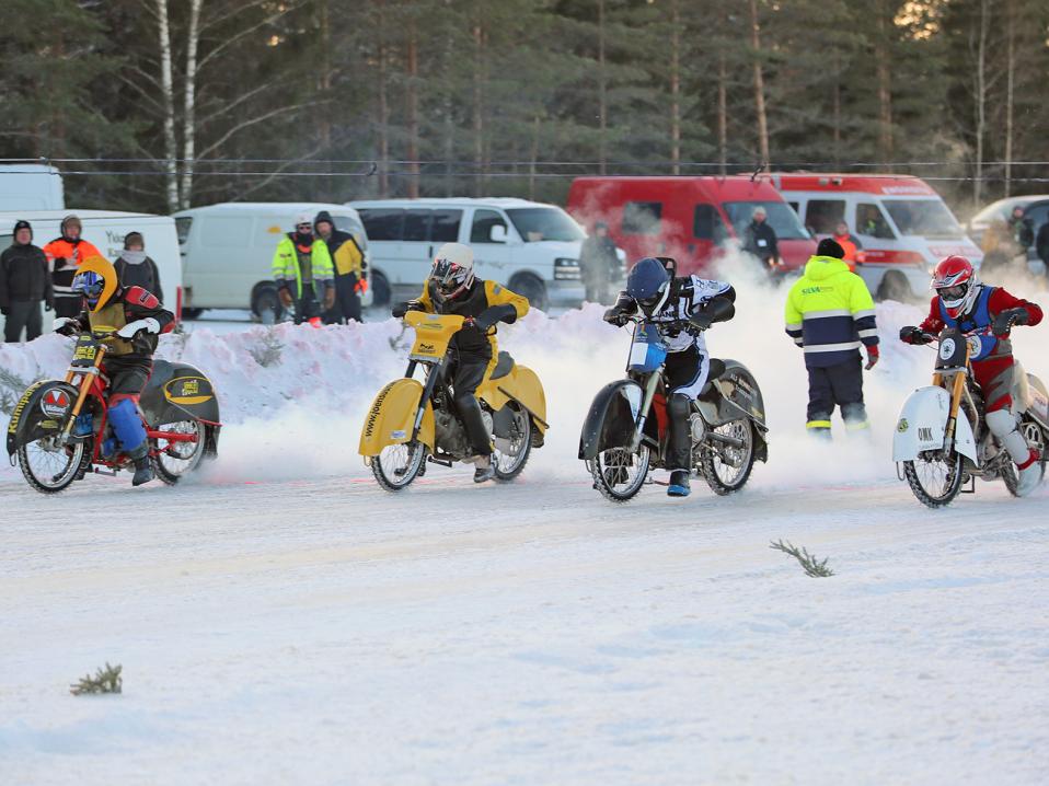 Viime talven SM-finaalin viimeisessä, eli A-finaalissa vasemmalta Christer Biskop, Timo Kankkunen, Mats Järf ja Matti Isoaho. Kuva: Timo Eronen.