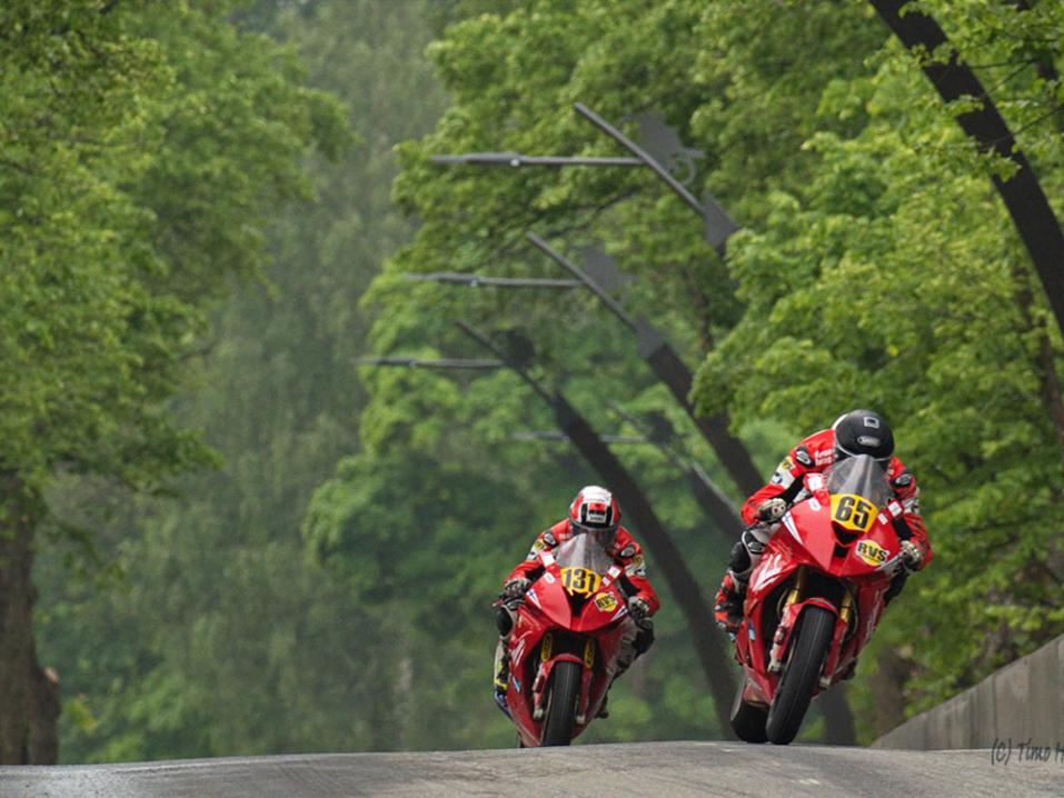 Markka Racingin kuljettajia Imatranajossa. Kuva: Timo Holländer.