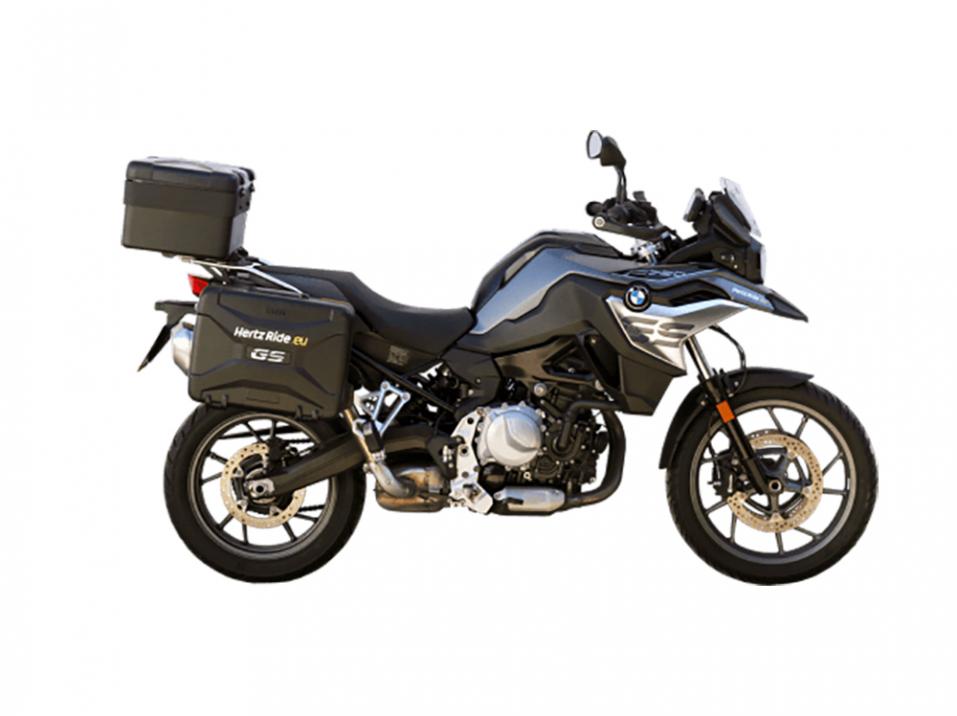 <p>Hertz Rides -palvelun BMW F700 GS / F750GS -vuokra-adventurepyörä.</p>