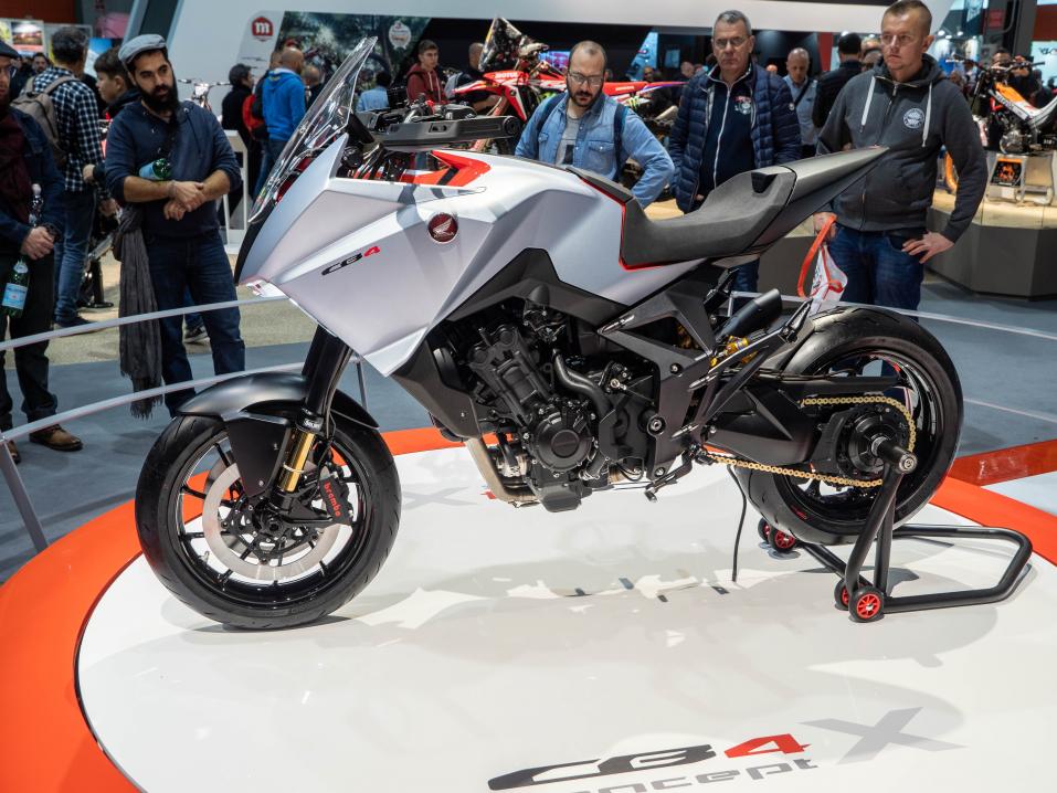 Hondan CB4X -konsepti Milanon EICMA-messuilla marraskuussa 2019.