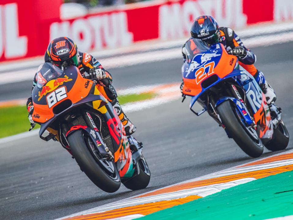 <p>Mika Kallio (82) päätti MotoGP-kauden 2019 pistesijalle. Kuva: Sebas Romero, KTM.</p>