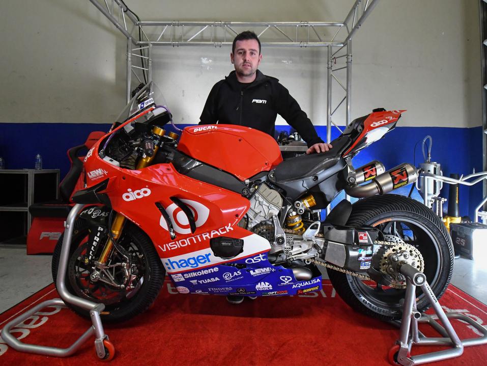 19-kertainen Mansaaren TT-ajojen voittaja Michael Dunlop oli osallistumassa vuoden 2020 kisaan Paul Bird Motorsportin Ducati V4R:llä, mutta kisat on nyt peruttu. Kuva: Double Red Photography.