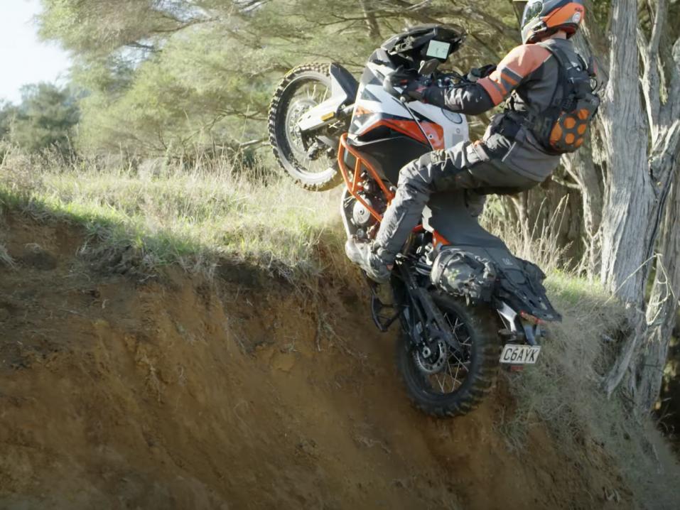 Chris Birch ja KTM SuperAdventure 1290 R. Osaisipa saman!