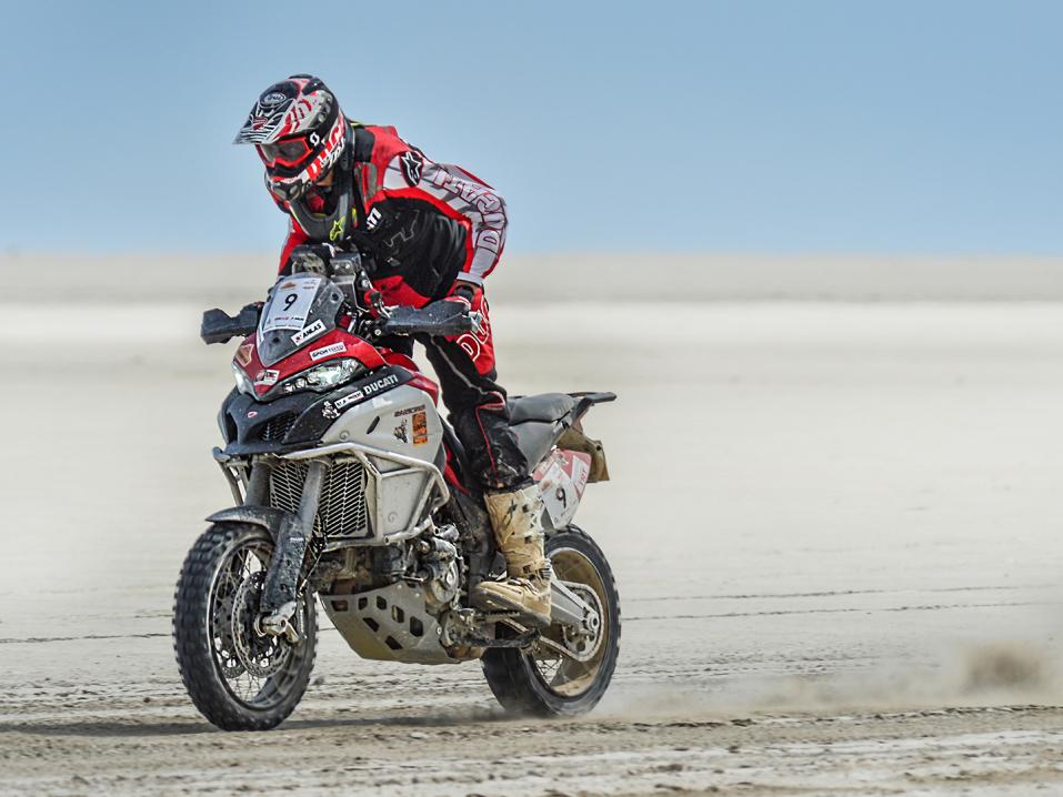 Andrea Rossi ja Ducati Multistrada 1260 Enduro Transanatolian Rallyssa.