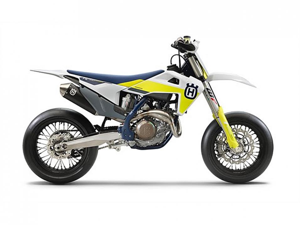 2021 kisaversio Husqvarna FS 450 -supermotosta.