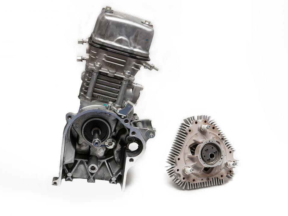Liquid Pistonin X-Mini 70cc moottori vs. Honda Metropolitanin 49 cc mopon moottori. 