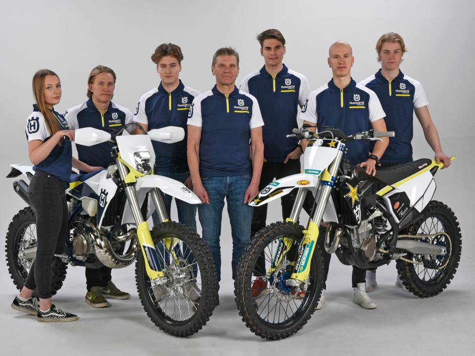 Kytönen Motorsport 2021 vasemmalta: Viivi-Maria Mäkinen, Roni Salin, Pyry Juupaluoma, Harri Leppälaakso, Peetu Juupaluoma, Juuso Matikainen, Niko Puotsaari. Kuva: Studio Viljakainen.