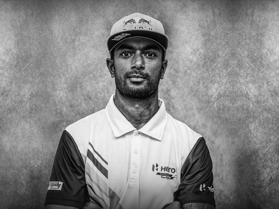 Heron tehdastiimin Shivashankar Chunchunguppe Santosh loukkaantui vakavasti Dakar-rallin neljännellä etapilla ja vaivutettiin koomaan olotilan stabiloimiseksi. Kuva: Dakar.