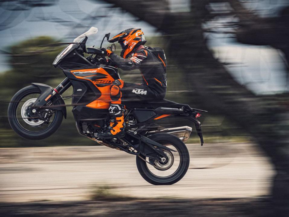 KTM 1290 Super Adventure S vuosimallia 2021.