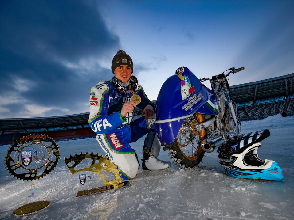 <p>Dinar Valev, uusi jääspeedwayn maailmanmestari. Kuva Good-shoot.com / Reygondeau.</p>