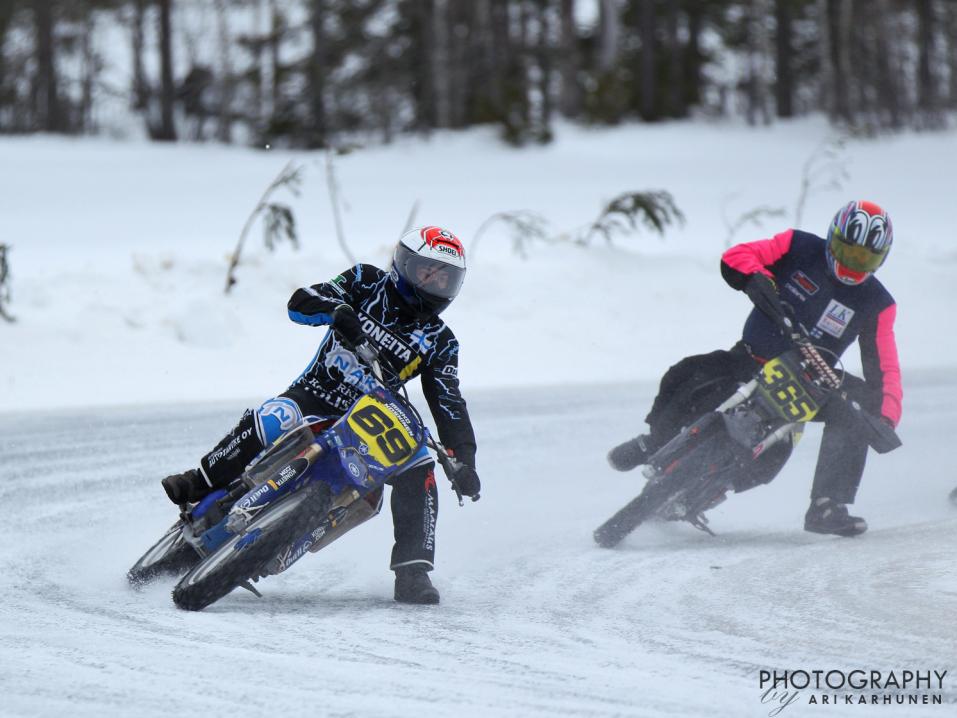 Mikko Koskinen taisteli ja voitti 450A-luokan Suomen mestaruuden täydellä 75 pisteellä.