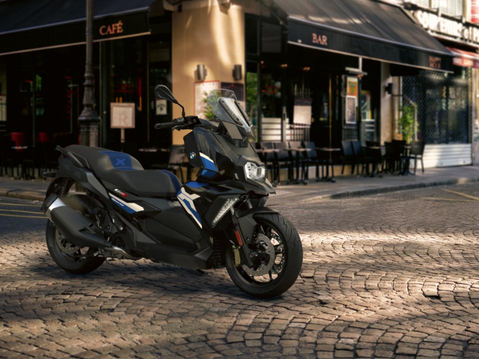 BMW C 400 X.